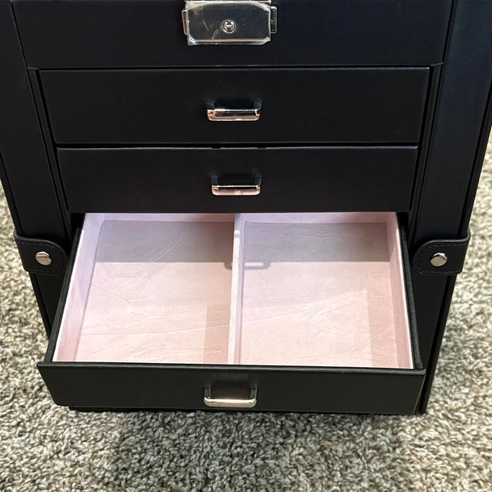 Gorgeous Black Jewelry Organizer Box locking w/ anti-tarnish lining - Picture 4 of 12